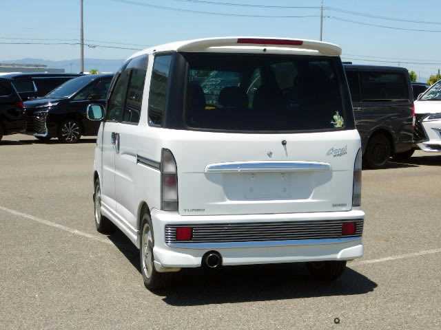 Daihatsu Atrai 2001 photo 2