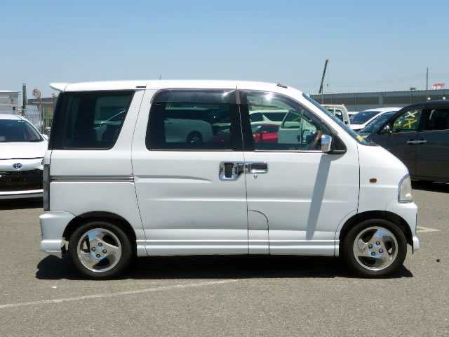 Daihatsu Atrai 2001 photo 3