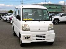 2000 Mitsubishi Minicab Van