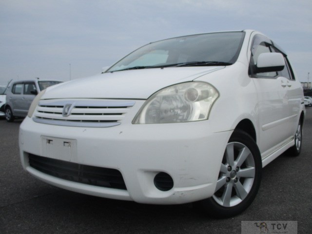 2004 Toyota Raum