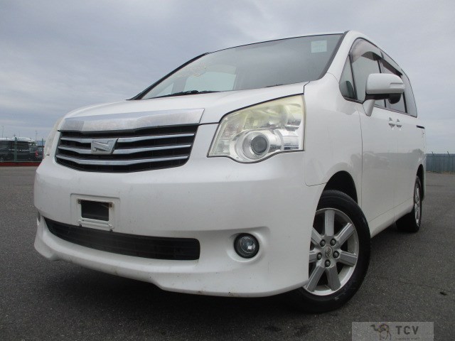 2011 Toyota Noah