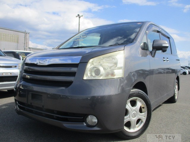 2010 Toyota Noah