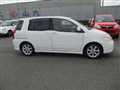 2004 Toyota Raum