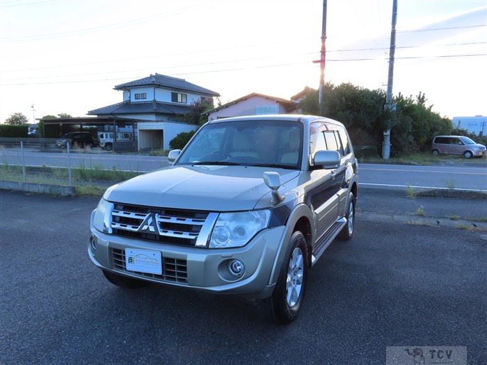2015 Mitsubishi Pajero
