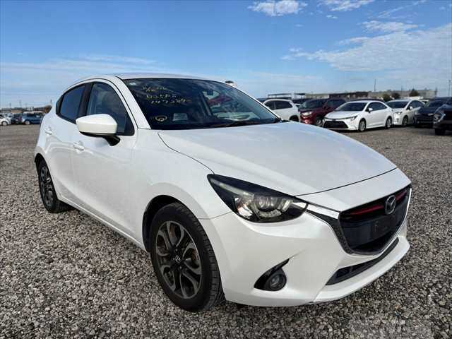 2016 Mazda Demio