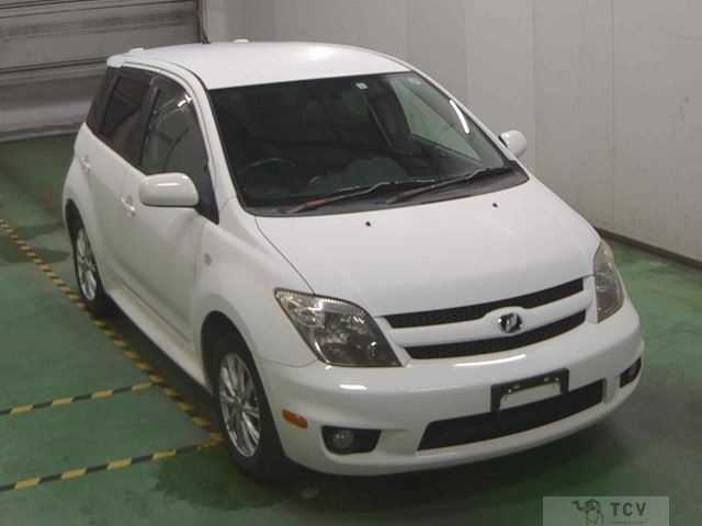 2005 Toyota IST