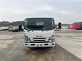 2016 Isuzu Elf