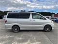 2004 Toyota Alphard