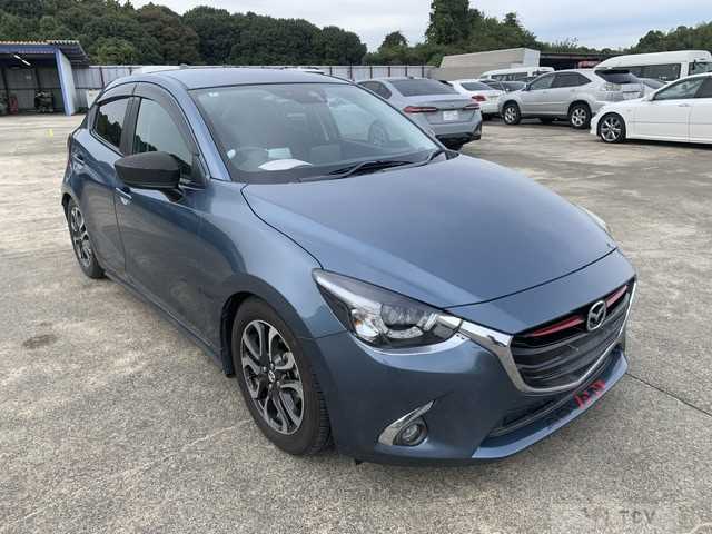 2016 Mazda Demio