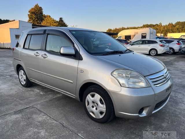 2005 Toyota Raum