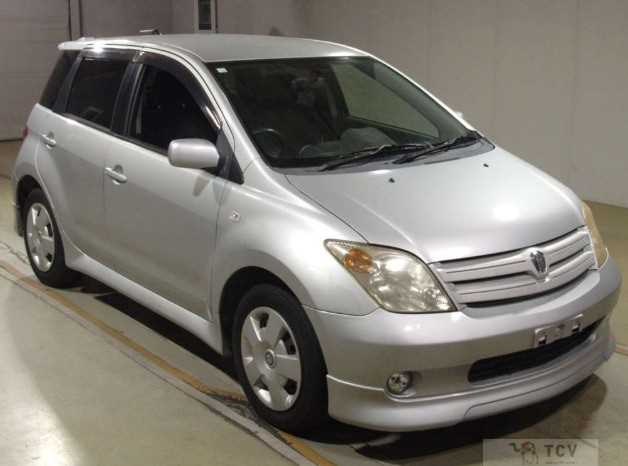 2004 Toyota IST