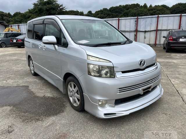 2007 Toyota Voxy