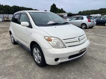 2004 Toyota IST