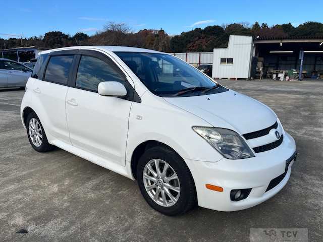 2005 Toyota IST