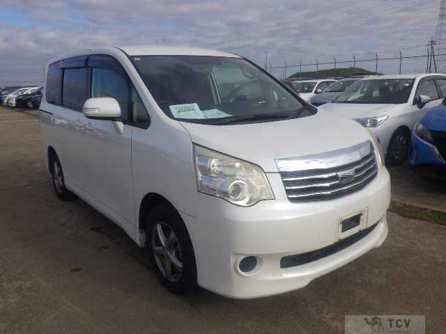 2013 Toyota Noah