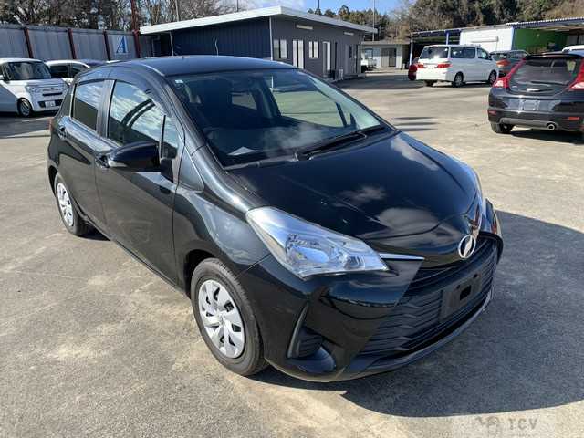 2017 Toyota Vitz