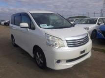 2013 Toyota Noah