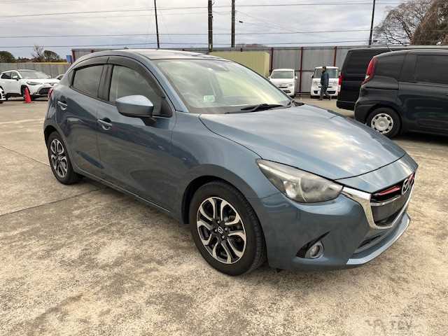 2016 Mazda Demio