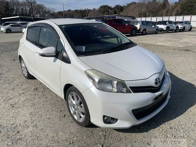 2011 Toyota Vitz