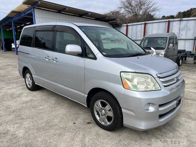 2007 Toyota Noah