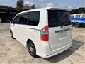 2010 Toyota Noah
