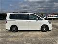 2010 Toyota Noah