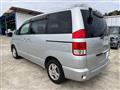 2007 Toyota Noah