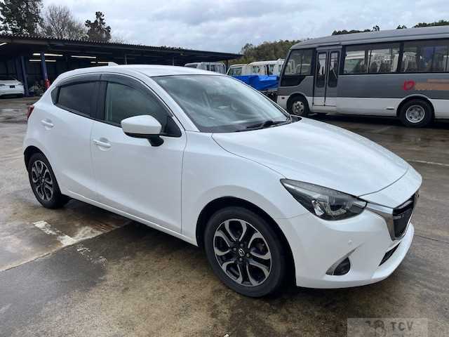 2017 Mazda Demio
