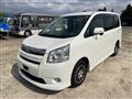 2010 Toyota Noah