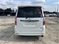 2010 Toyota Noah