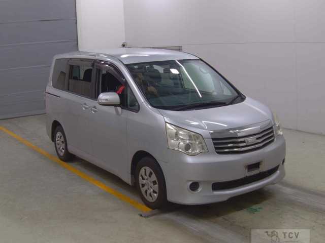 2011 Toyota Noah