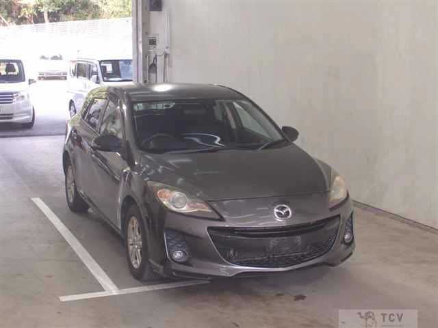 2013 Mazda Axela