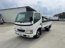 2004 Toyota Dyna Truck