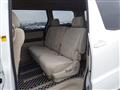 2005 Toyota Alphard