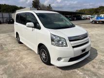 2010 Toyota Noah