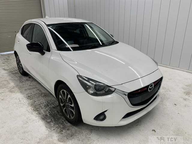 2016 Mazda Demio