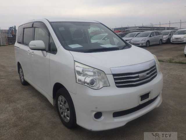 2013 Toyota Noah