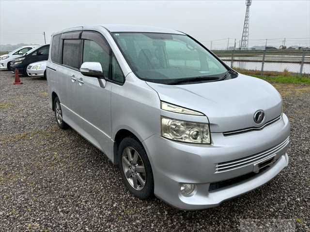 2009 Toyota Voxy