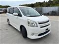 2007 Toyota Noah