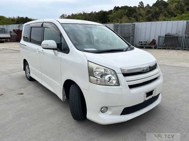 2007 Toyota Noah