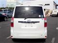 2010 Toyota Noah