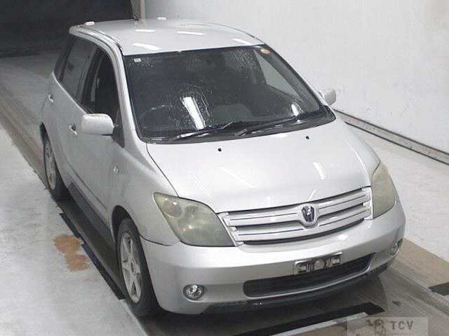 2002 Toyota IST