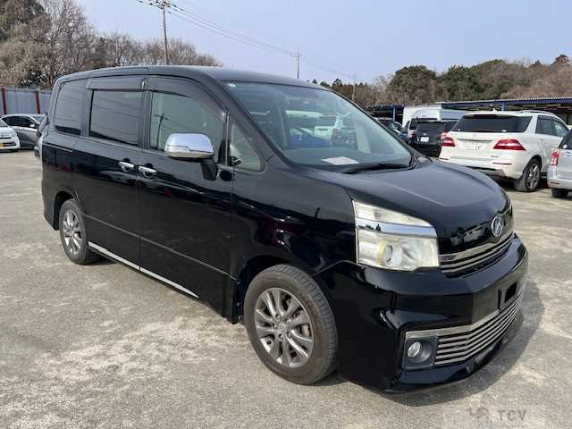 2013 Toyota Voxy