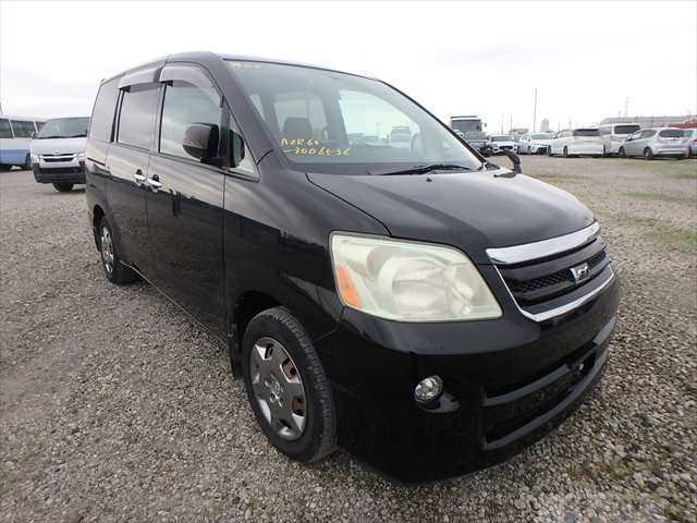 2006 Toyota Noah