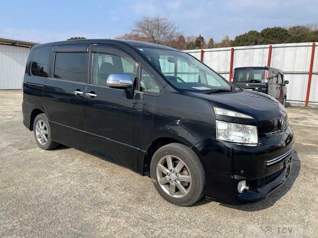 2009 Toyota Voxy