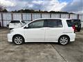 2005 Toyota Raum