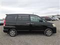 2006 Toyota Noah