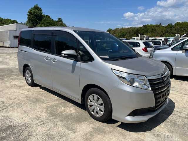 2015 Toyota Noah