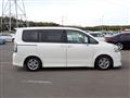 2007 Toyota Voxy