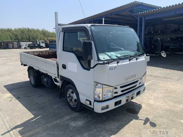2017 Isuzu Elf